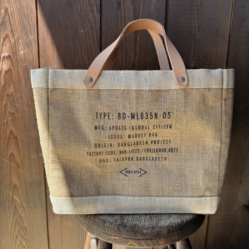 MAGNOLIA X APOLIS SCRIPT MARKET TOTE BAG - Picture 2 of 9